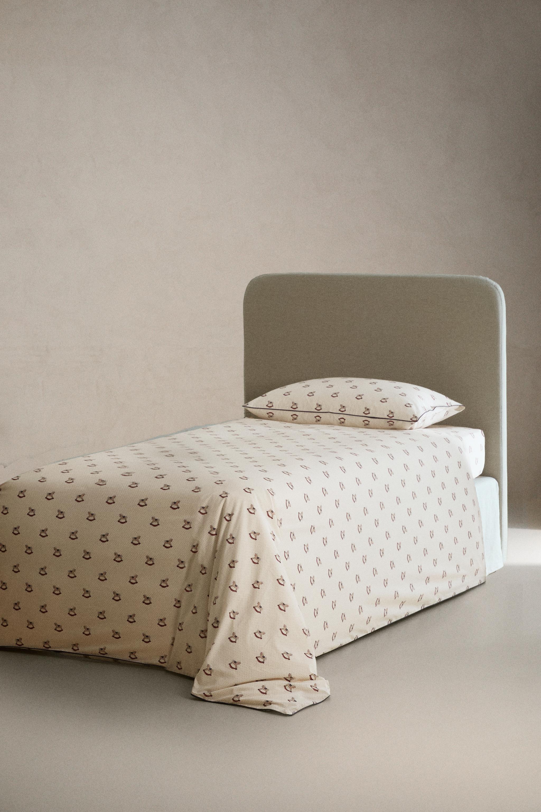 CHILDREN'S CHRISTMAS HORSE FITTED SHEET